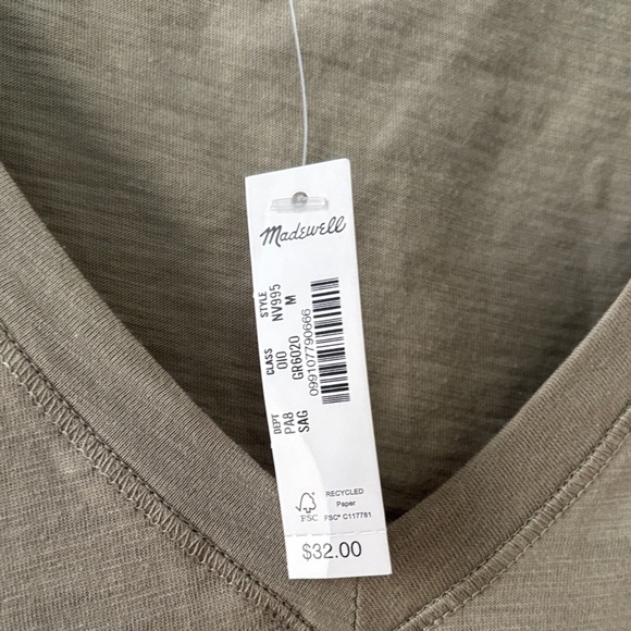 NWT: Madewell Women's V-Neck Sleeveless Tank Top in Olive - Picture 2 of 3